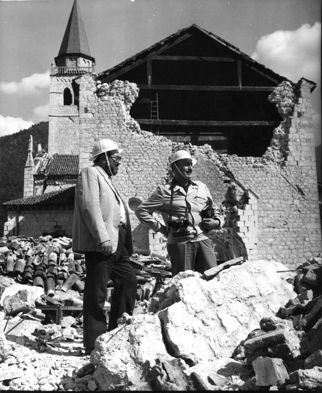 Gabinetto Fotografico Nazionale, Venzone - Terremoto, Duomo di S. Andrea Apostolo, facciata, vista generale, esterno, 1976, gelatina ai sali d'argento/ pellicola, N029755