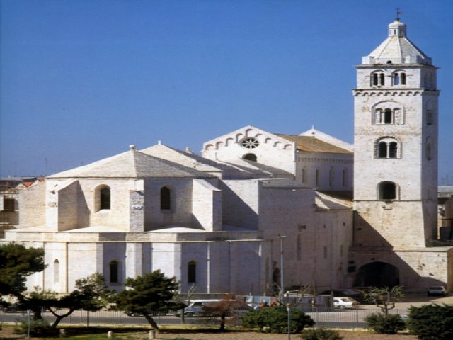 Barletta. Cattedrale, veduta della zona absidale