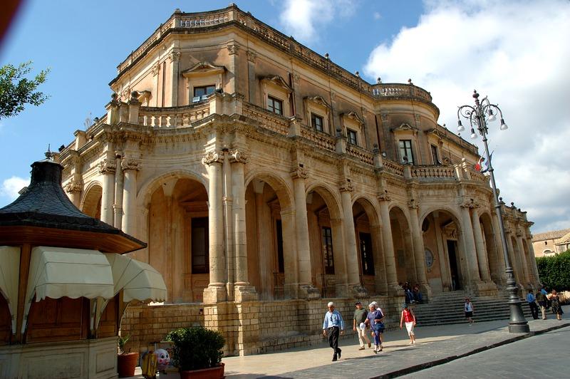 Gabinetto Fotografico Nazionale, Buratta, Fabrizio - Stocchi, Albino, Noto - Palazzo Ducezio sede del Municipio, 2005, fotografia digitale, DGT003403