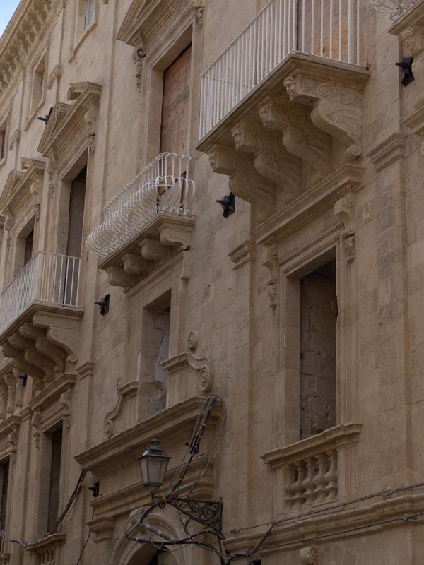 Gabinetto Fotografico Nazionale, Buratta, Fabrizio - Stocchi, Albino, Siracusa - Palazzo Romeo Bufardeci, facciata, particolare, 2005, fotografia digitale, DGT004171