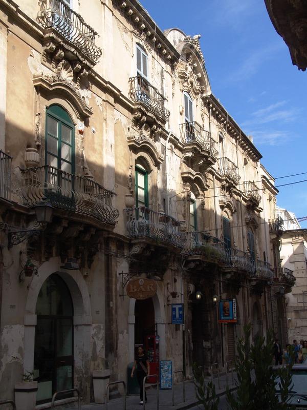 Gabinetto Fotografico Nazionale, Buratta, Fabrizio - Stocchi, Albino,Siracusa - Palazzo Impellizzeri Vianisi, facciata,  2005, fotografia digitale, DGT004152