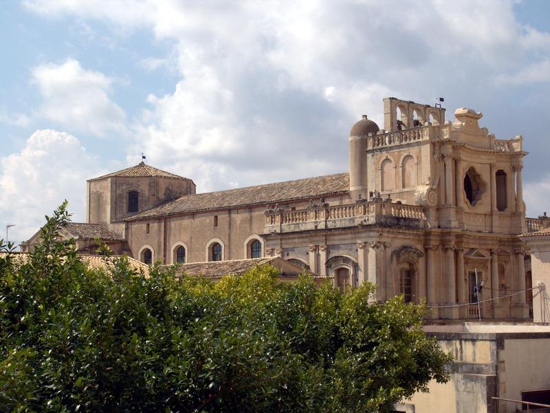 Gabinetto Fotografico Nazionale, Buratta, Fabrizio - Stocchi, Albino, Noto - Chiesa di S. Carlo al Corso, facciata, 2005, fotografia digitale, DGT003374