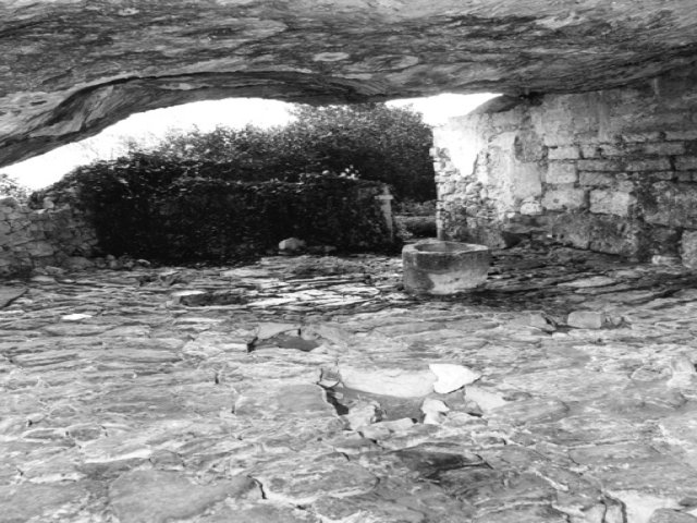 Ostuni. Cripta di S. Maria di Agnano, interno