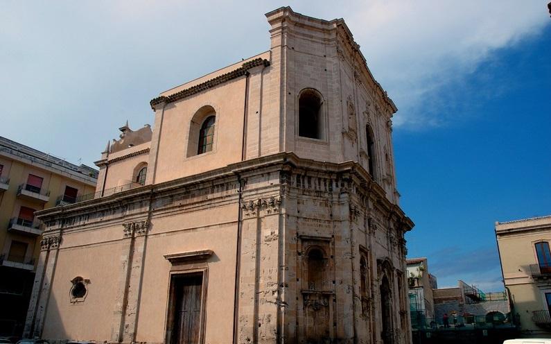 Gabinetto Fotografico Nazionale, Buratta, Fabrizio - Stocchi, Albino, Siracusa - Chiesa di S. Giuseppe, facciata e prospetto laterale sinistro, 2005, fotografia digitale, DGT004284