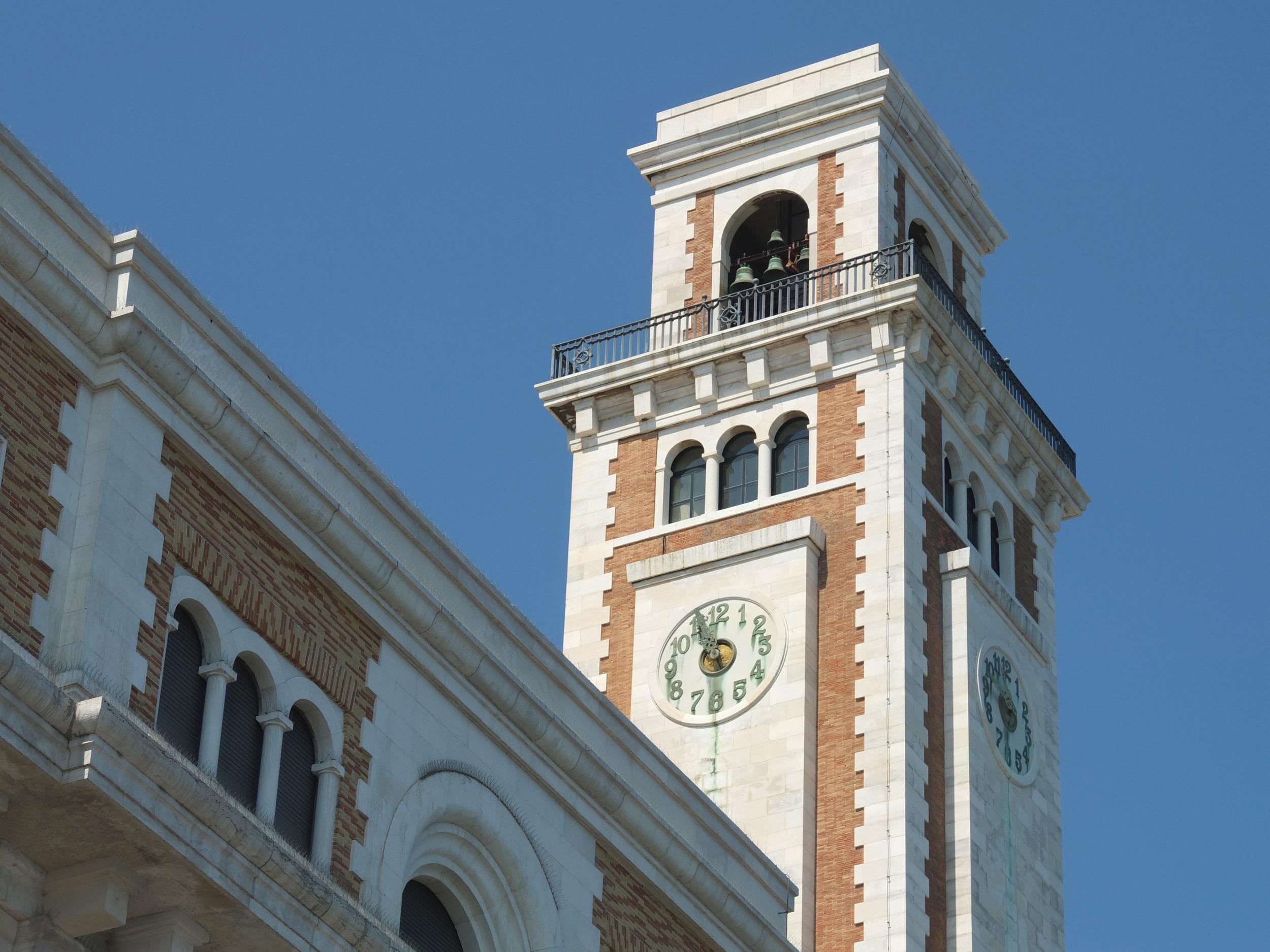 Particolare della torre dell'orologio