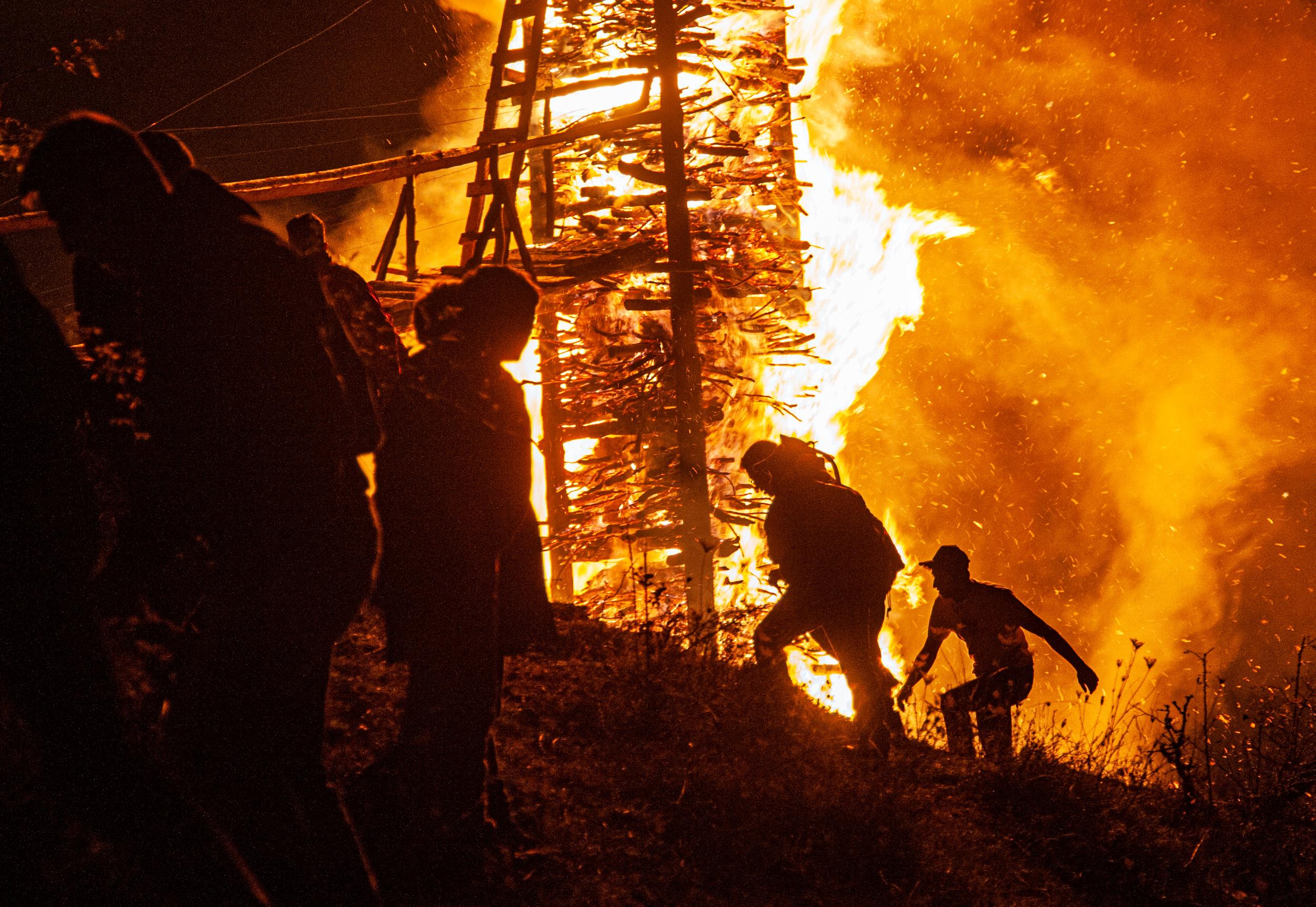 Roberto Monasterio, La gloria accesa in località Cardella, 2014, fotografia digitale