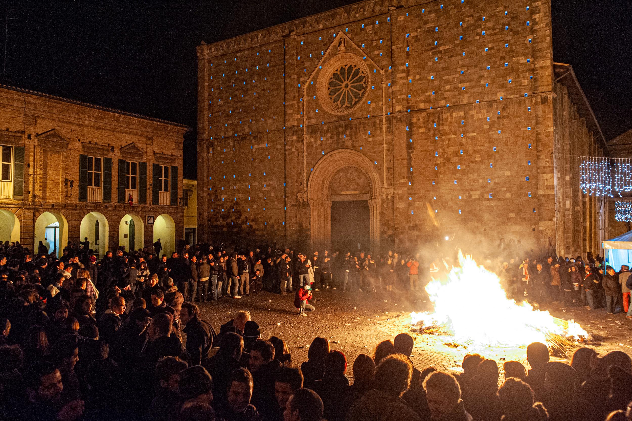 Roberto Monasterio, I faugni bruciano nel “sacro fuoco”, 2009, fotografia digitale