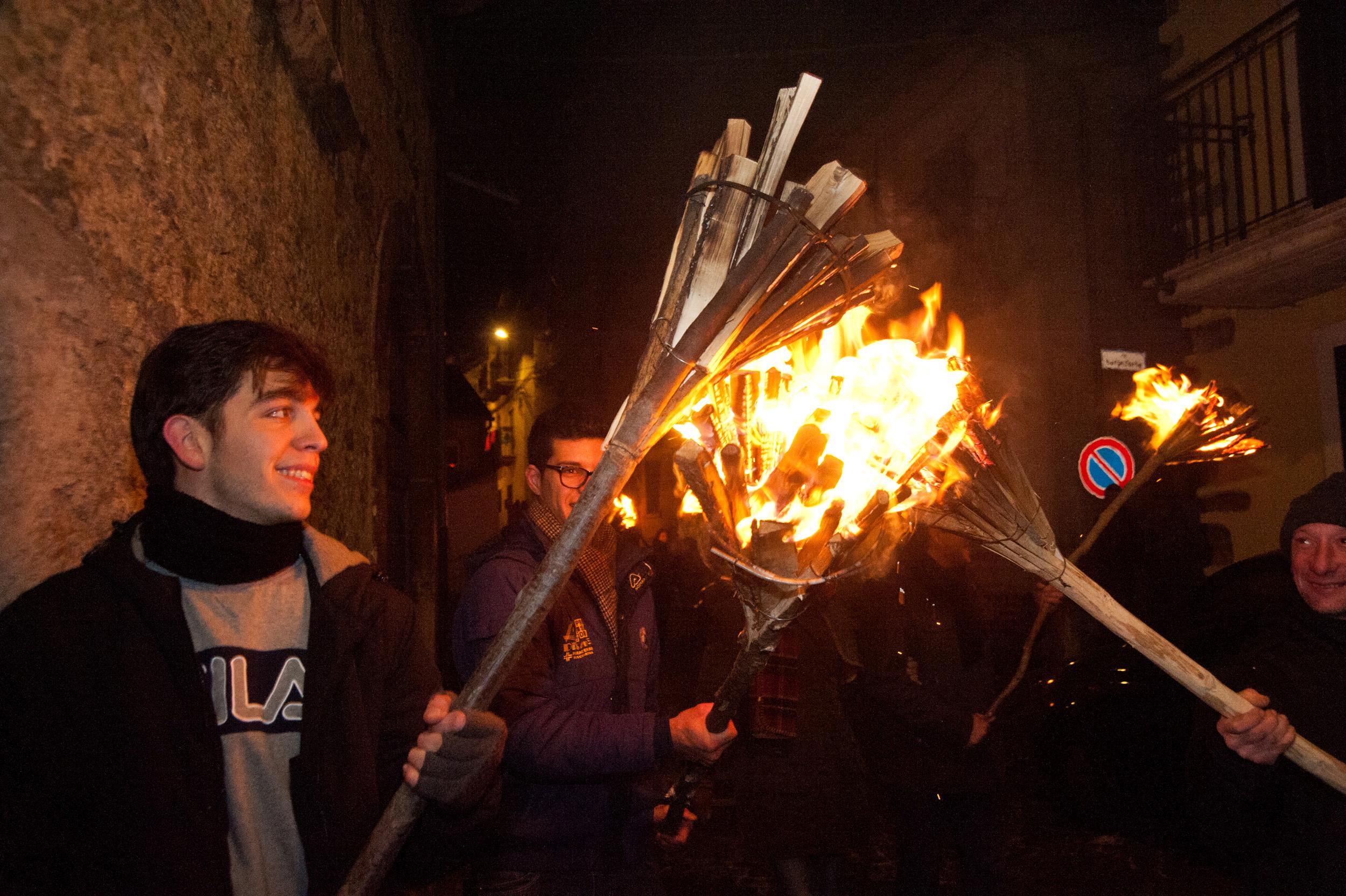 Roberto Monasterio, La processione delle ‘ntosse, 2015, fotografia digitale