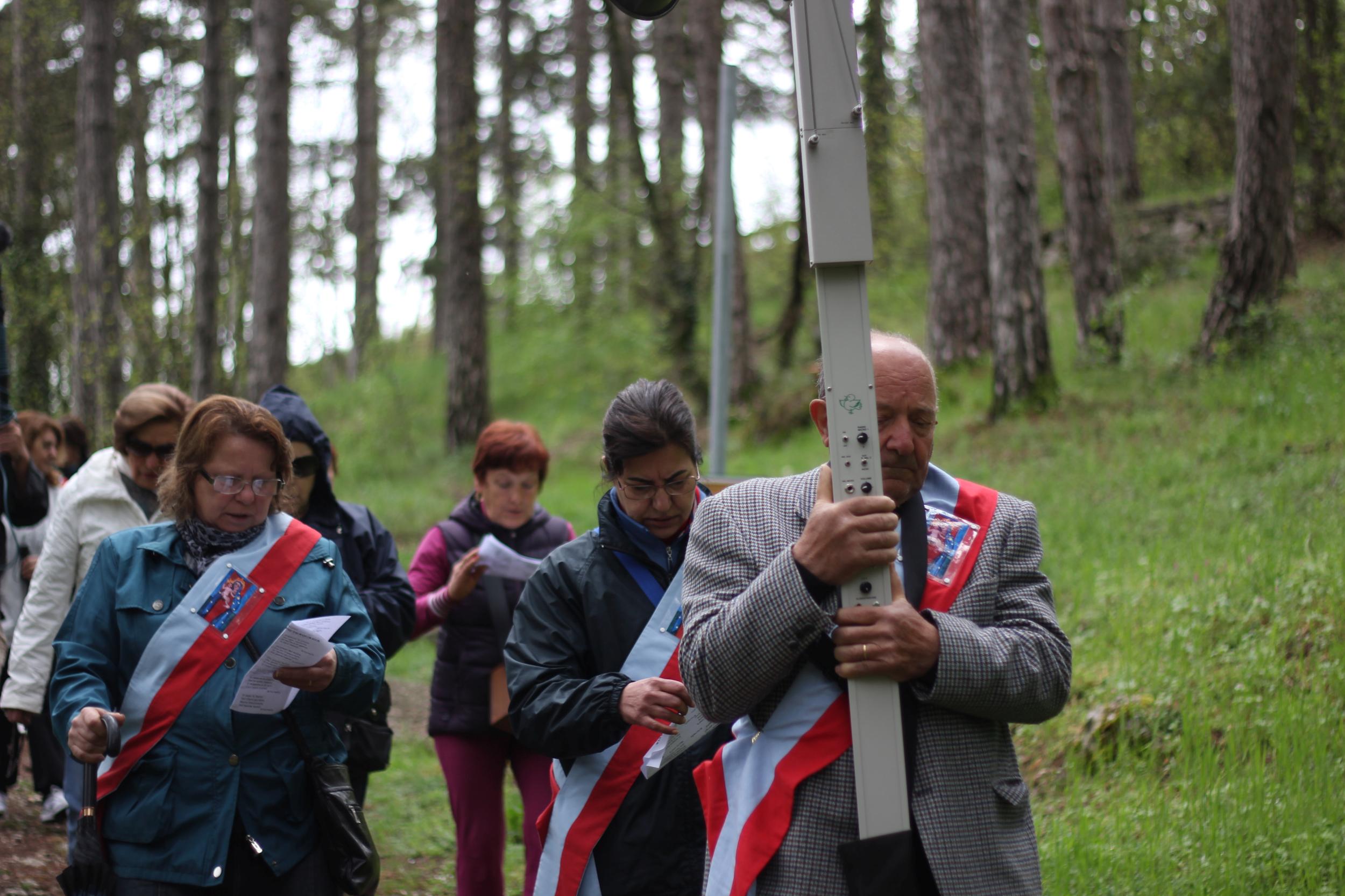 Omerita Ranalli, La processione nel bosco, fotografia digitale