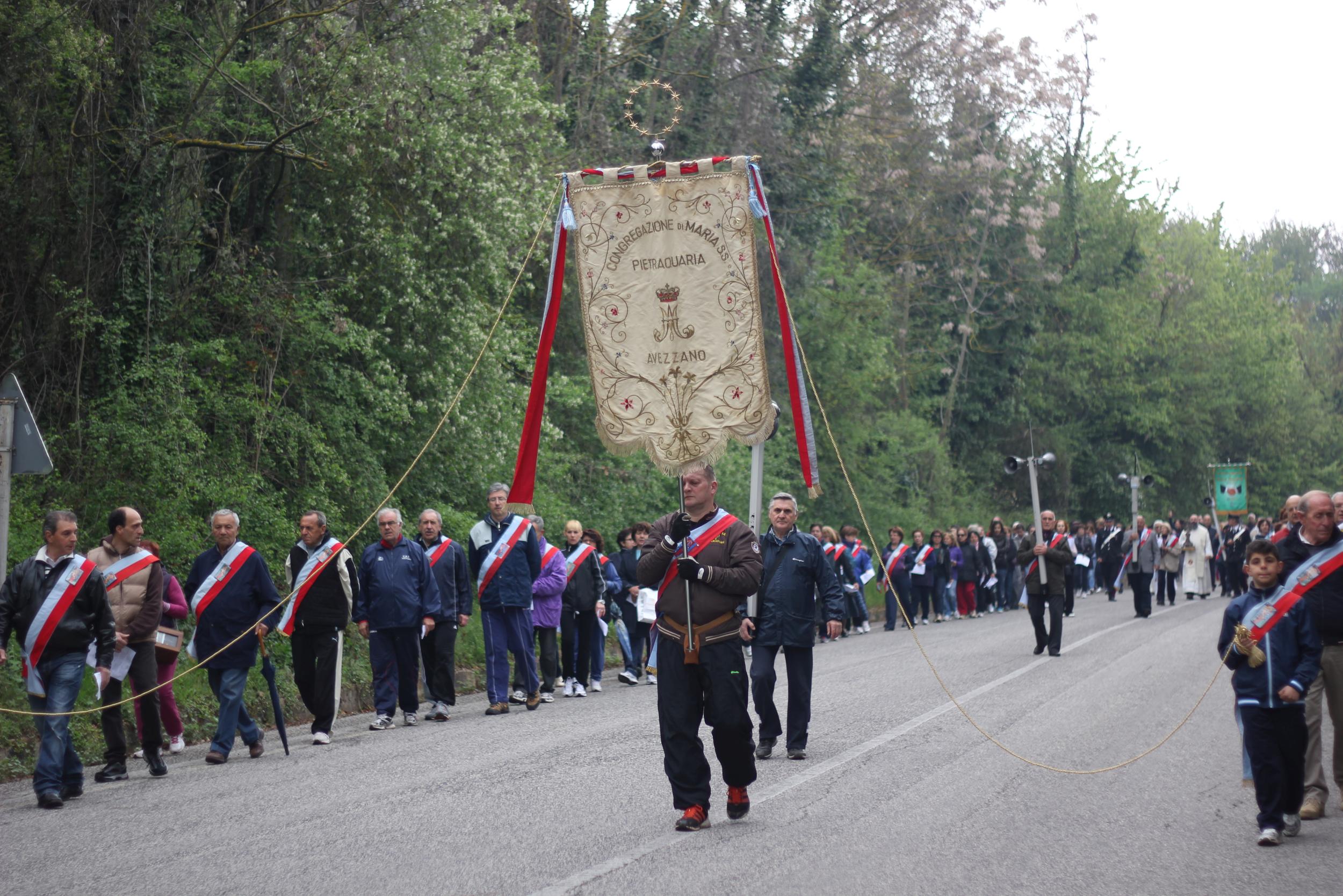 Omerita Ranalli, La processione nel bosco, fotografia digitale