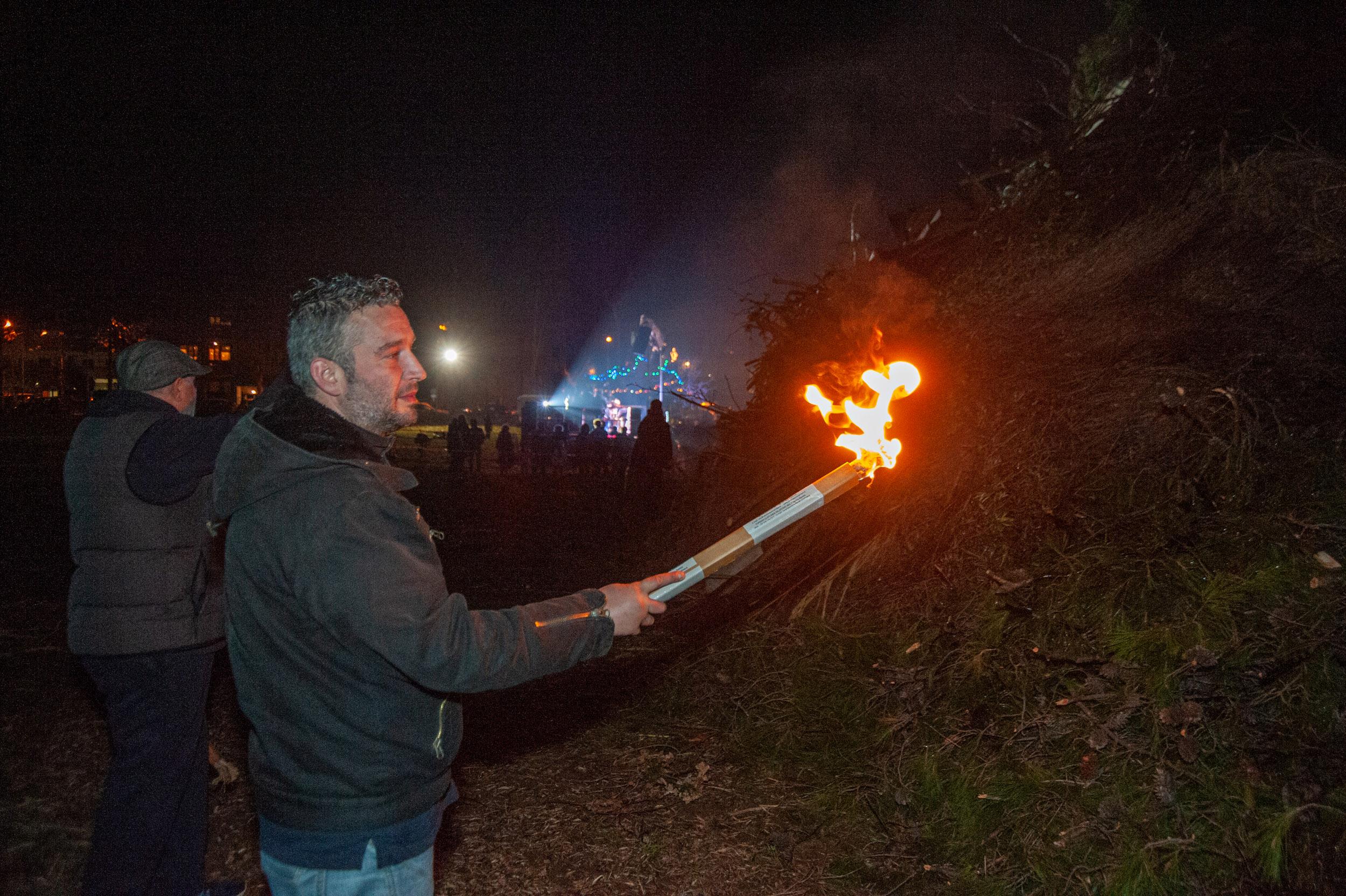 Roberto Monasterio, Accensione del focaraccio in località Asterope, 2016, fotografia digitale