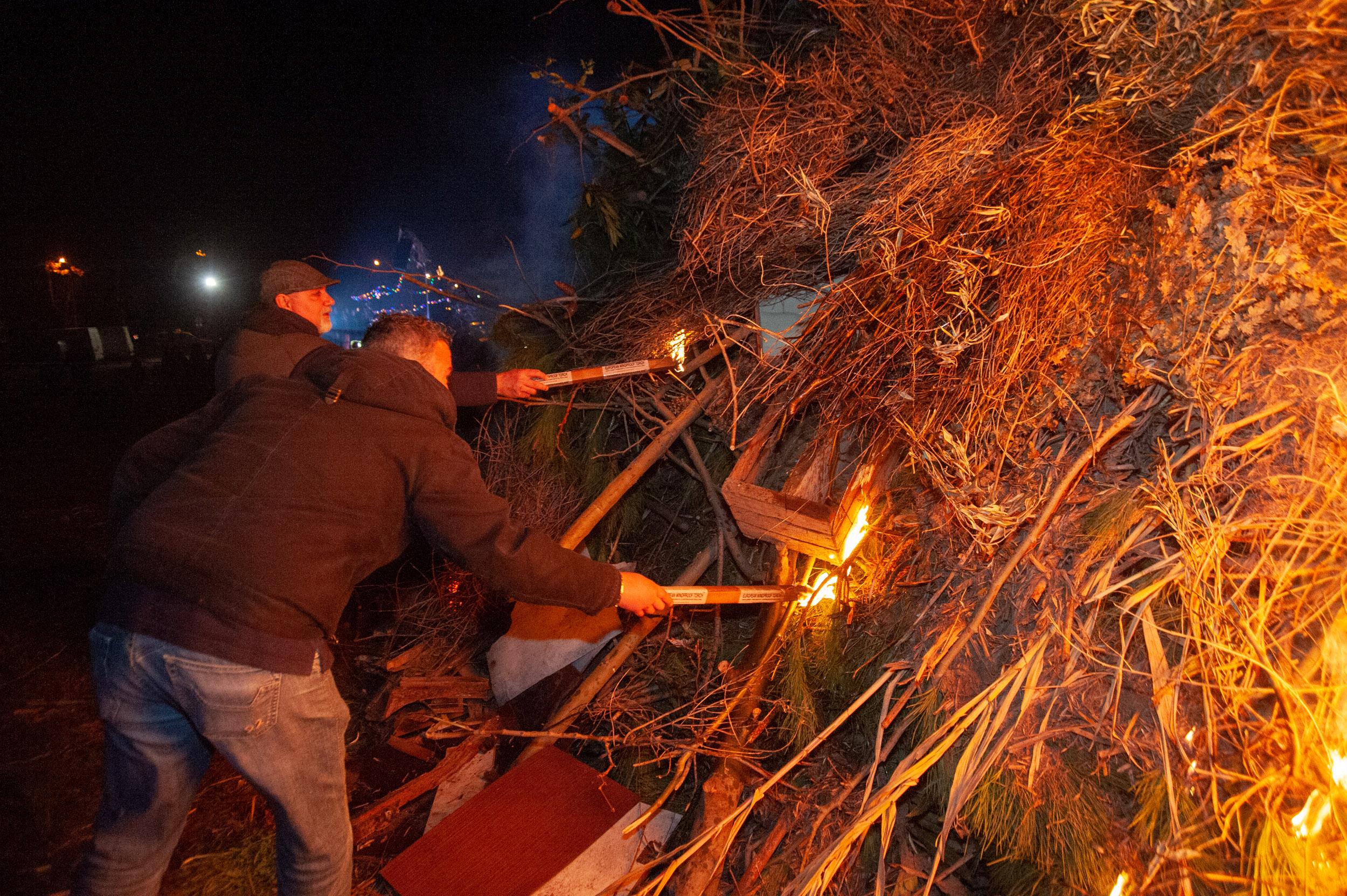 Roberto Monasterio, Accensione del focaraccio in località Asterope, 2016, fotografia digitale