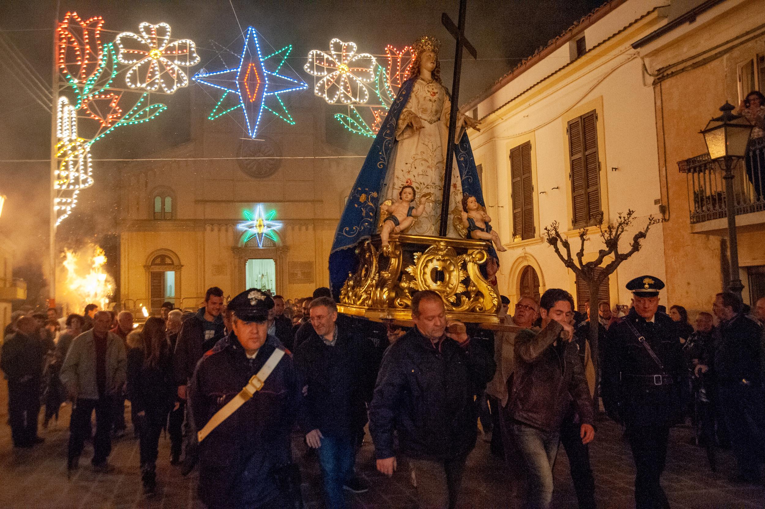 Roberto Monasterio, L’inizio della processione, fotografia digitale