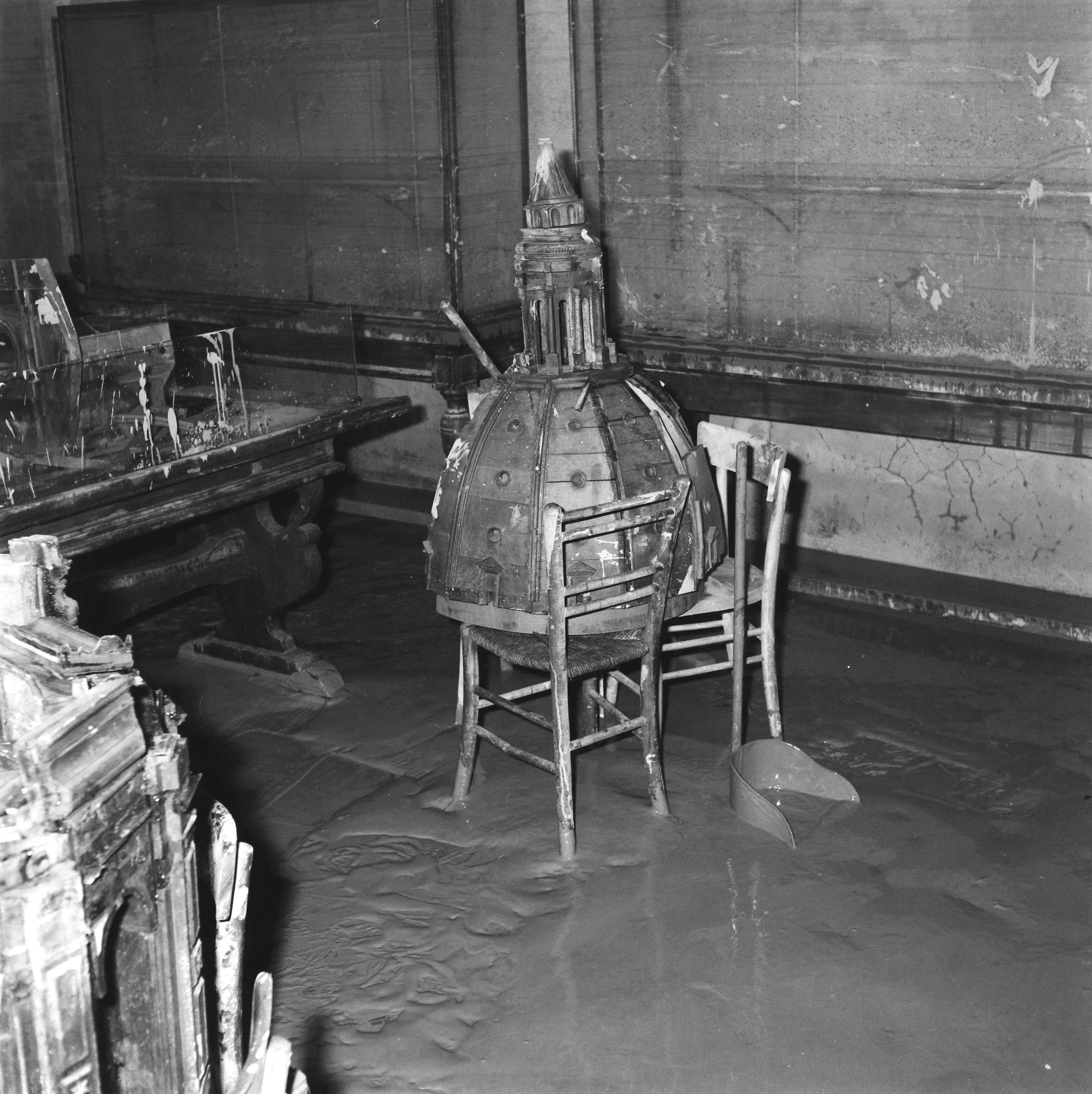 Fotografo non identificato, Firenze - Museo Bardini, modello della cupola della chiesa di S. Firenze, 1966, gelatina ai sali d'argento, 6x6, N003644