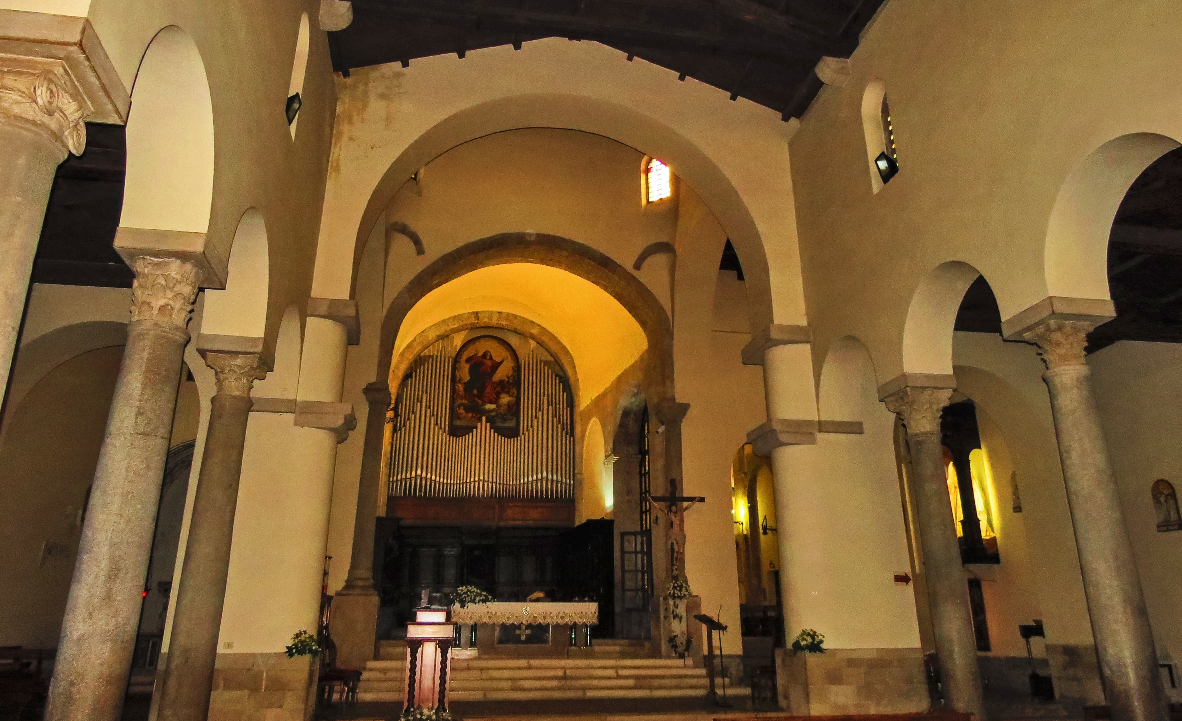 Gianfranco Vitolo from Sarno (Sa), Interno della Concattedrale di Santa Maria Assunta, Bovino (FG), 2016, fotografia digitale