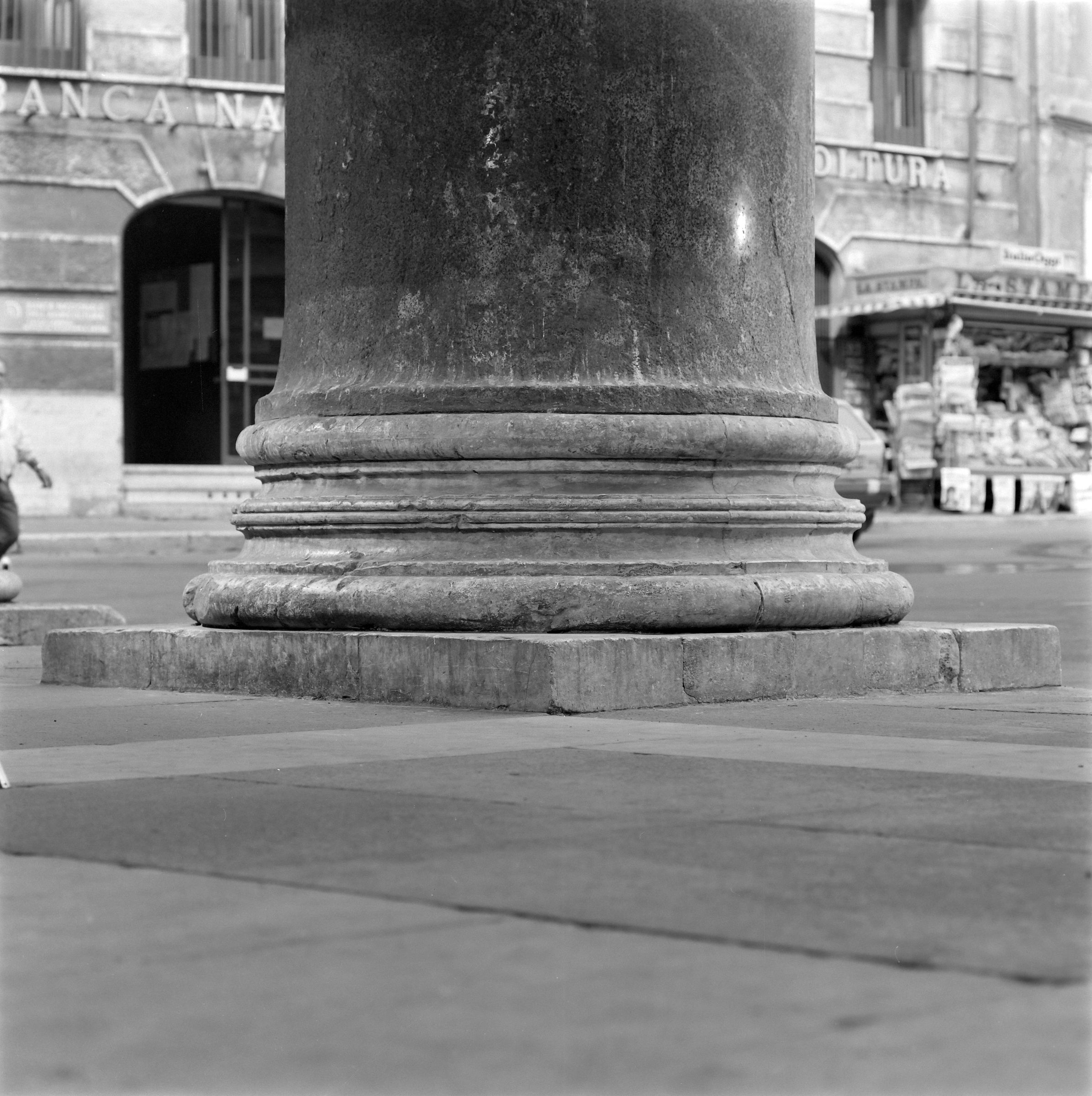 Fotografo non identificato, Pantheon,1951-2000, gelatina ai sali d'argento, 6x6 cm, N077964