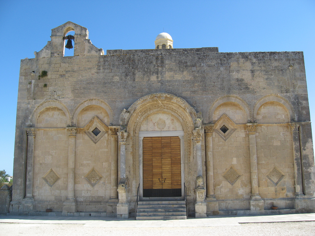 Leron Vandilcolindion, Facciata S.Maria di Siponto, 2008, fotografia digitale