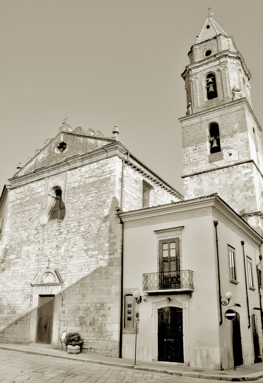 Tobia Gorrio, Facciata della chiesa di san Severino a San Severo, 2008, fotografia digitale