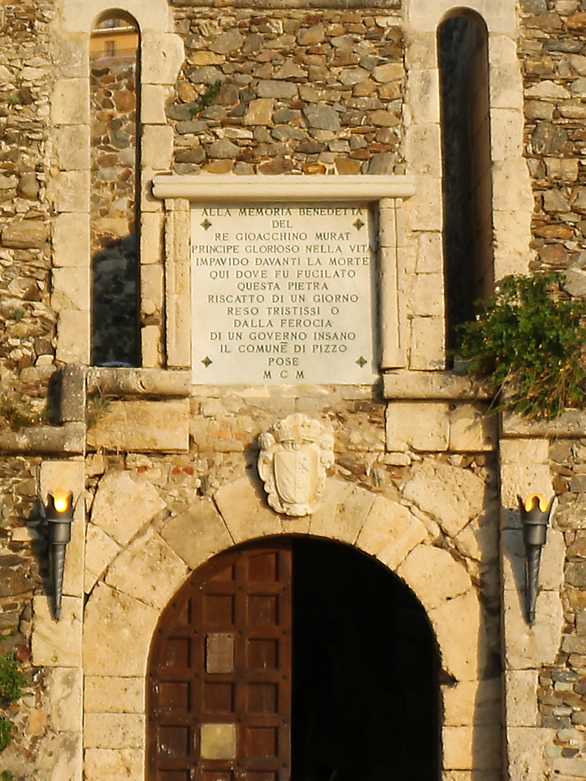 Settimio Martire, Particolare targa, Castello Murat, 2014, fotografia digitale