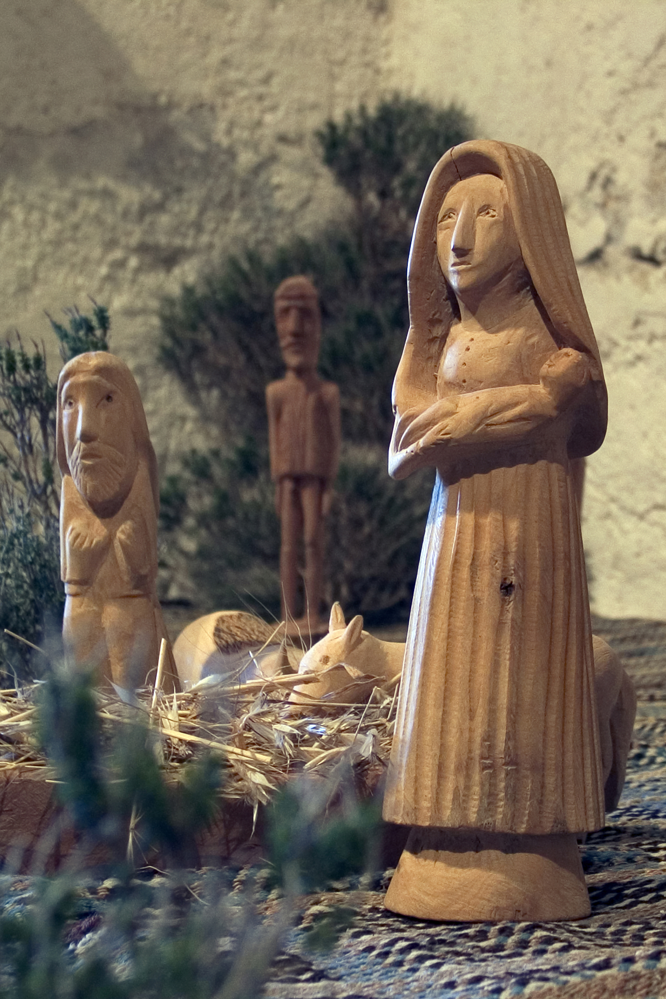 Pedalino, R., Presepe con statuine in legno/ particolare, II metà XX secolo, 2019, fotografia digitale