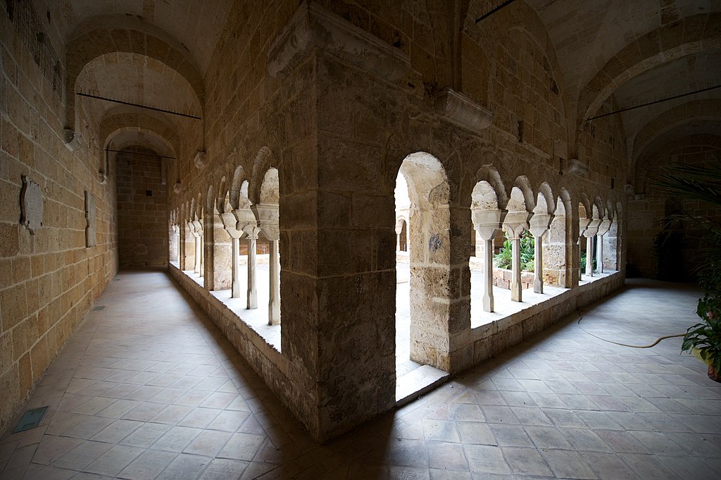 Mikils, Ambulacro del chiostro della Ex Abbazia di San Benedetto a Brindisi, 2012, fotografia digitale