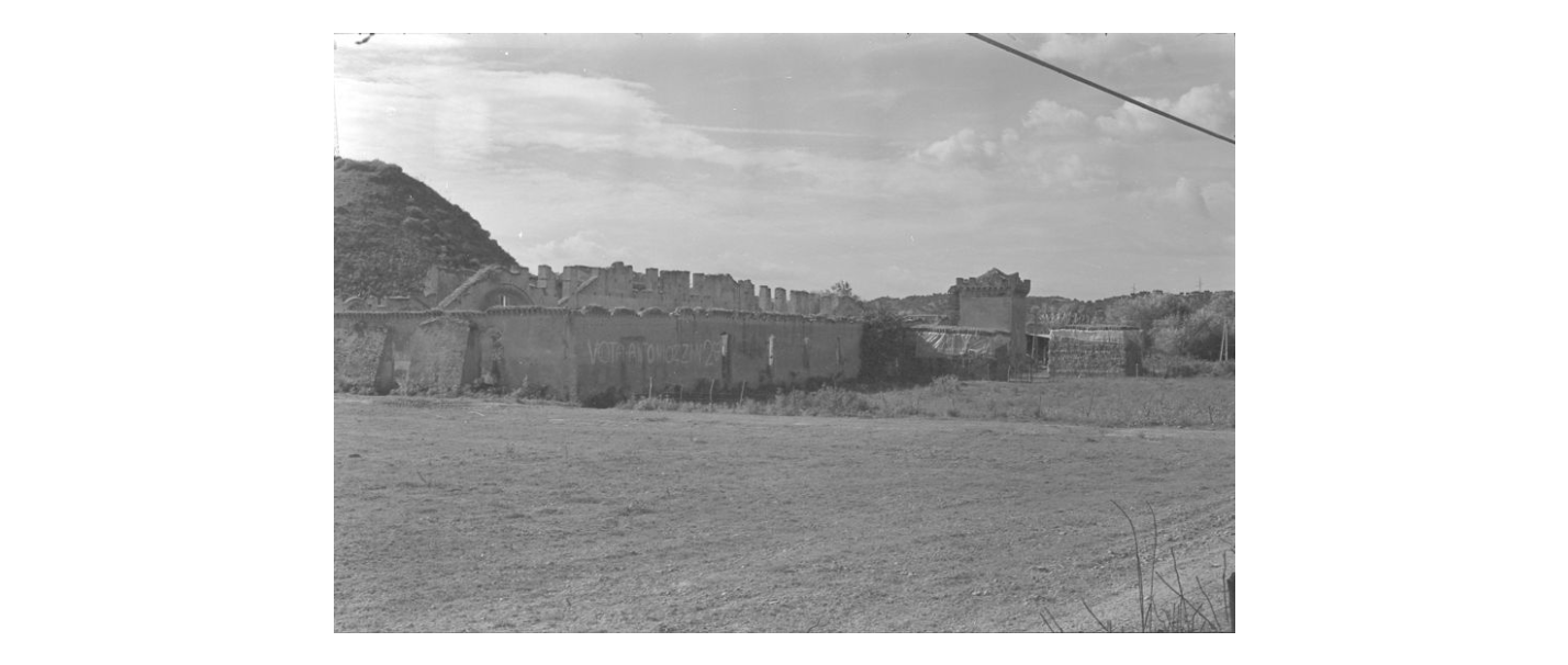 Fotografo non identificato, Corigliano Calabro - Chiesa di S. Maria del Patir - abside sinistra, 1973/ 1974, gelatina ai sali d'argento, R004967