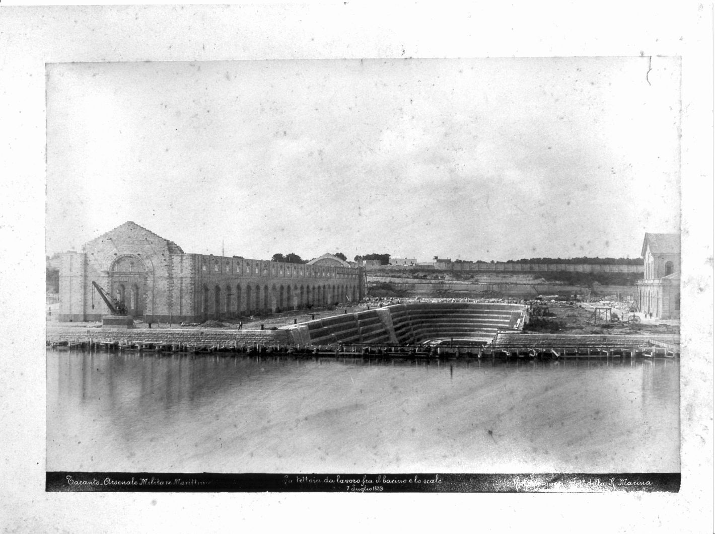 R. De Liguori fotografo, Tettoia da lavoro - Golfo di Taranto, XIX sec, albumina/carta, Villa D’Ayala – Valsa (Salerno)