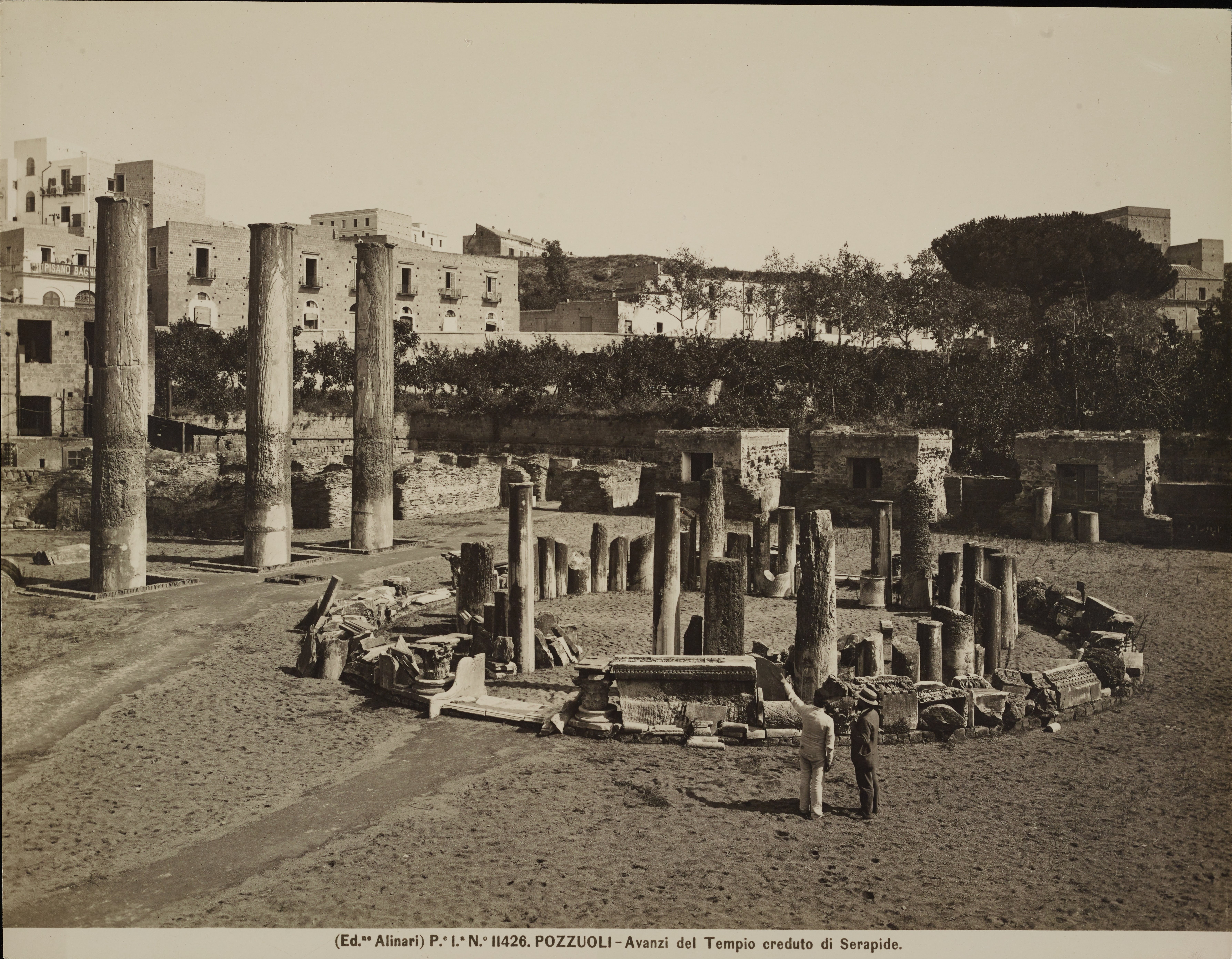 Fratelli Alinari - Firenze, Pozzuoli - Tempio di Serapide o Macellum, colonne e frammenti scultorei, 1901-1925, gelatina ai sali d'argento, MPI6014282