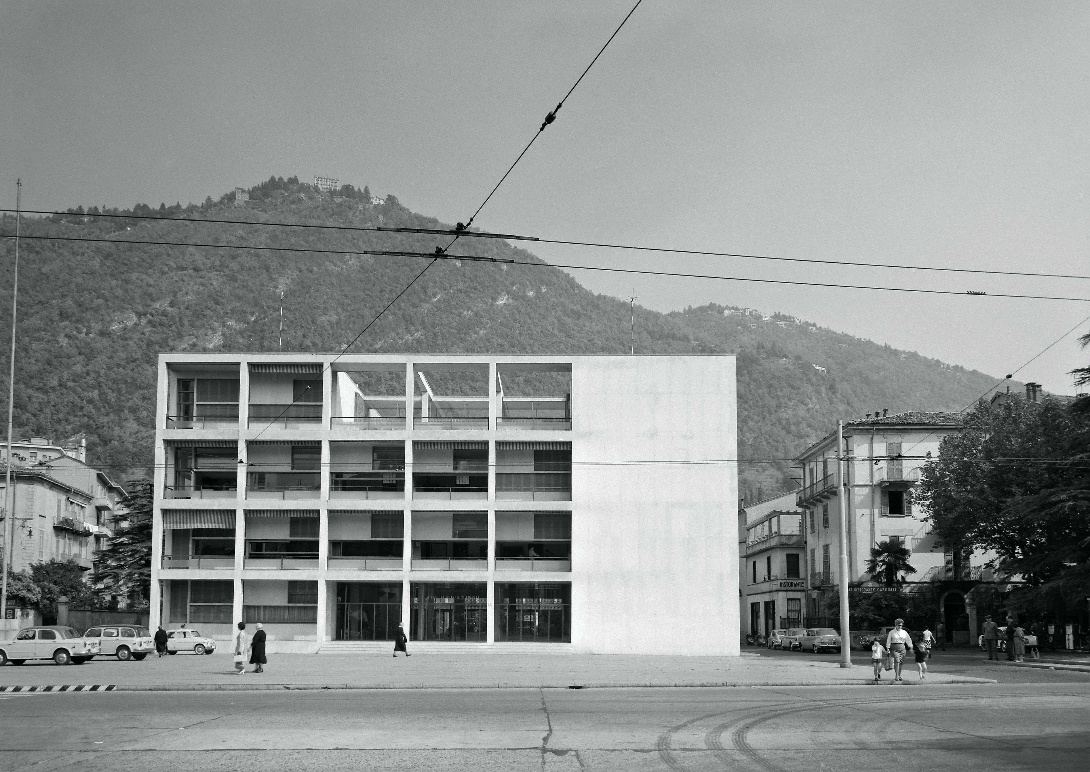 Oscar Savio,Como - Casa del fascio, 1932-1936, gelatina ai sali d'argento, (negativo) (1951-2000), 9x12, H018515